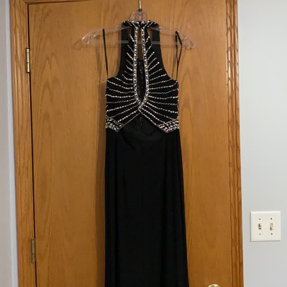 Prom dress, wore once perfect condition. PROM SEASON GIRLS - Picture 8 of 9